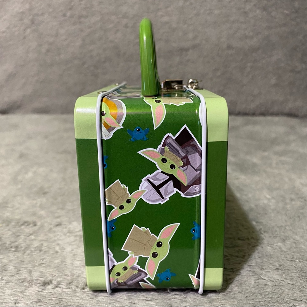 Star Wars Baby Yoda Collectible Tin Lunchbox Small - Picture 4 of 7